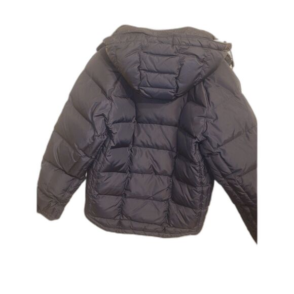 Unique style find, Gap Men's Puffer Coat with removable hood, Size Medium. - Picture 6 of 6